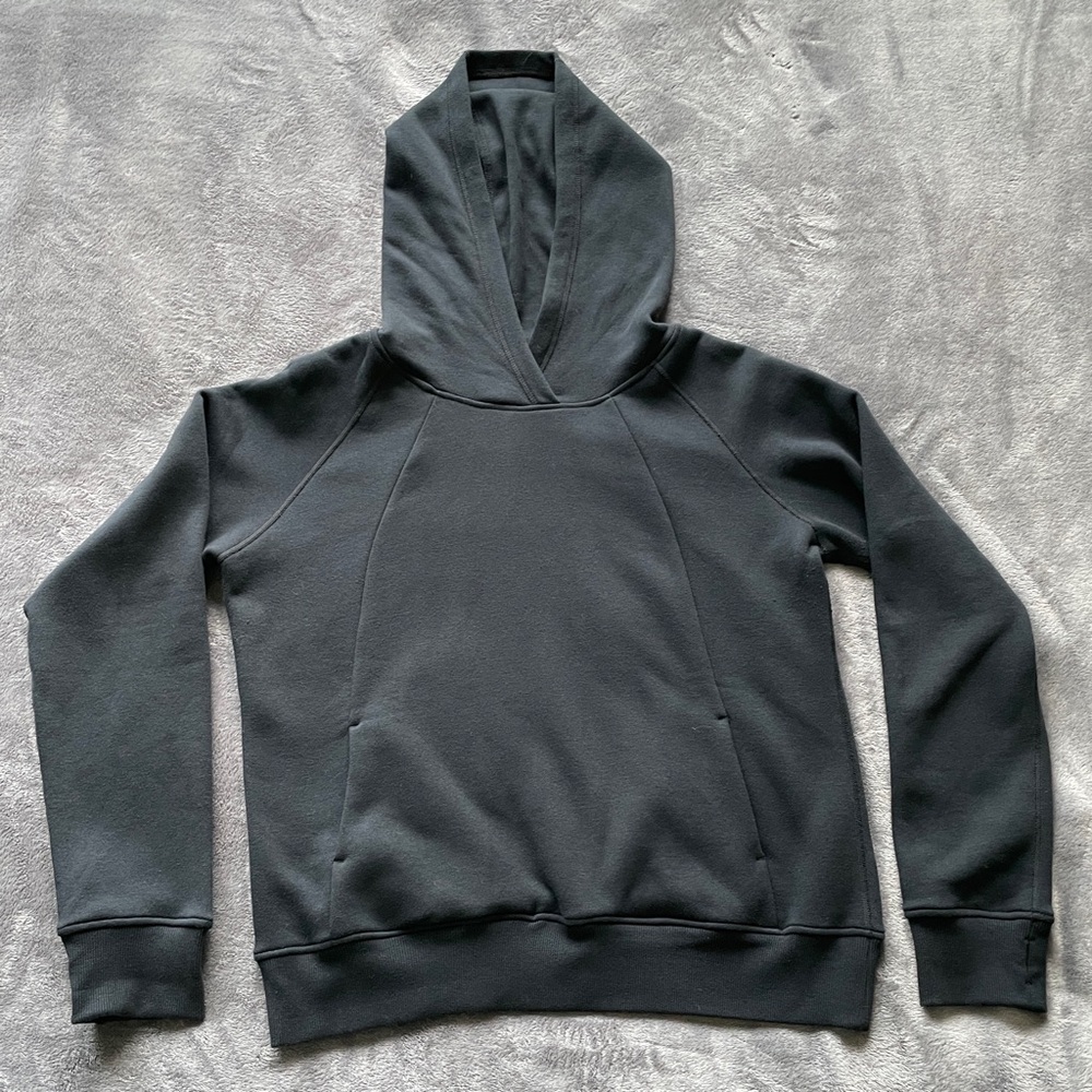 🌙 NWOT ZYIA soft, cozy sweatshirt 🌙